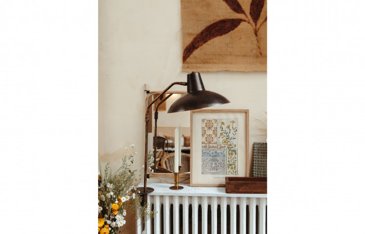 A l’Avant-Poste, la décoration sur les radiateurs est à l’image de souvenirs réunis dans une maison de campagne.