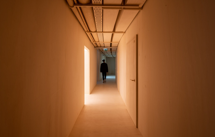 Nicolas Dorval Bory et l’agence Vorbot s’attaquent aux incontournables couloirs d’hôtel.