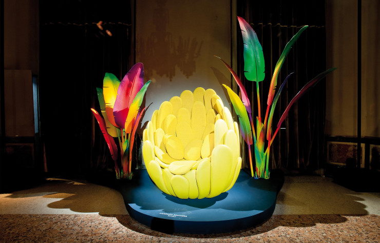 Fauteuil Bulbo (2019), en tissu et cuir, pour la collection « Objets nomades » de Louis Vuitton.