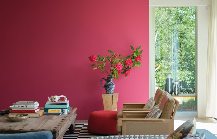 Lake Red est une peinture audacieuse qui paraît rouge pour certains et rose pour d’autres. Elle crée une atmosphère pleine de joie et de vitalité.