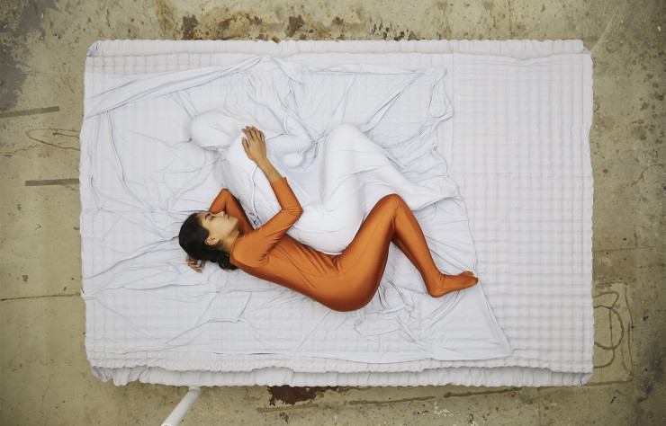 « Compression Cradle » de Lucy McRae (2019).
