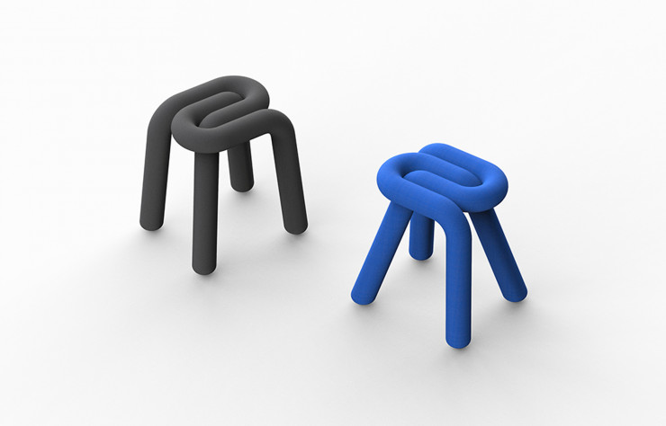 Déjà déclinée en banc, la chaise « Bold » s’accompagne désormais d’un tabouret.