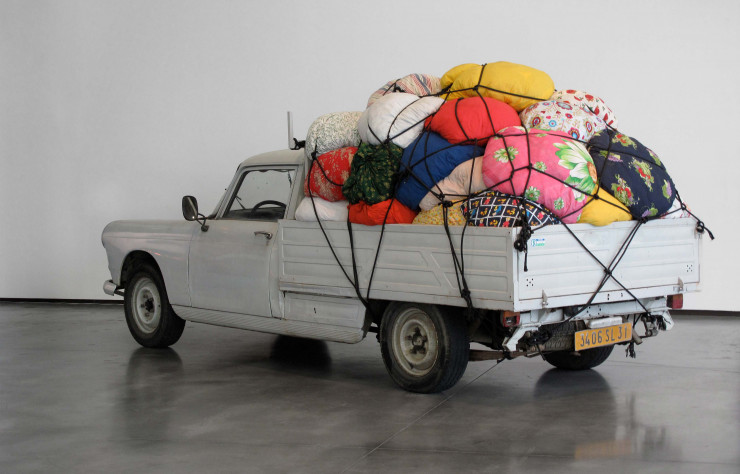 Bottari Truck Migrateurs de Kimsooja (2007-2008), une installation présentée à la chapelle Saint-Louis.