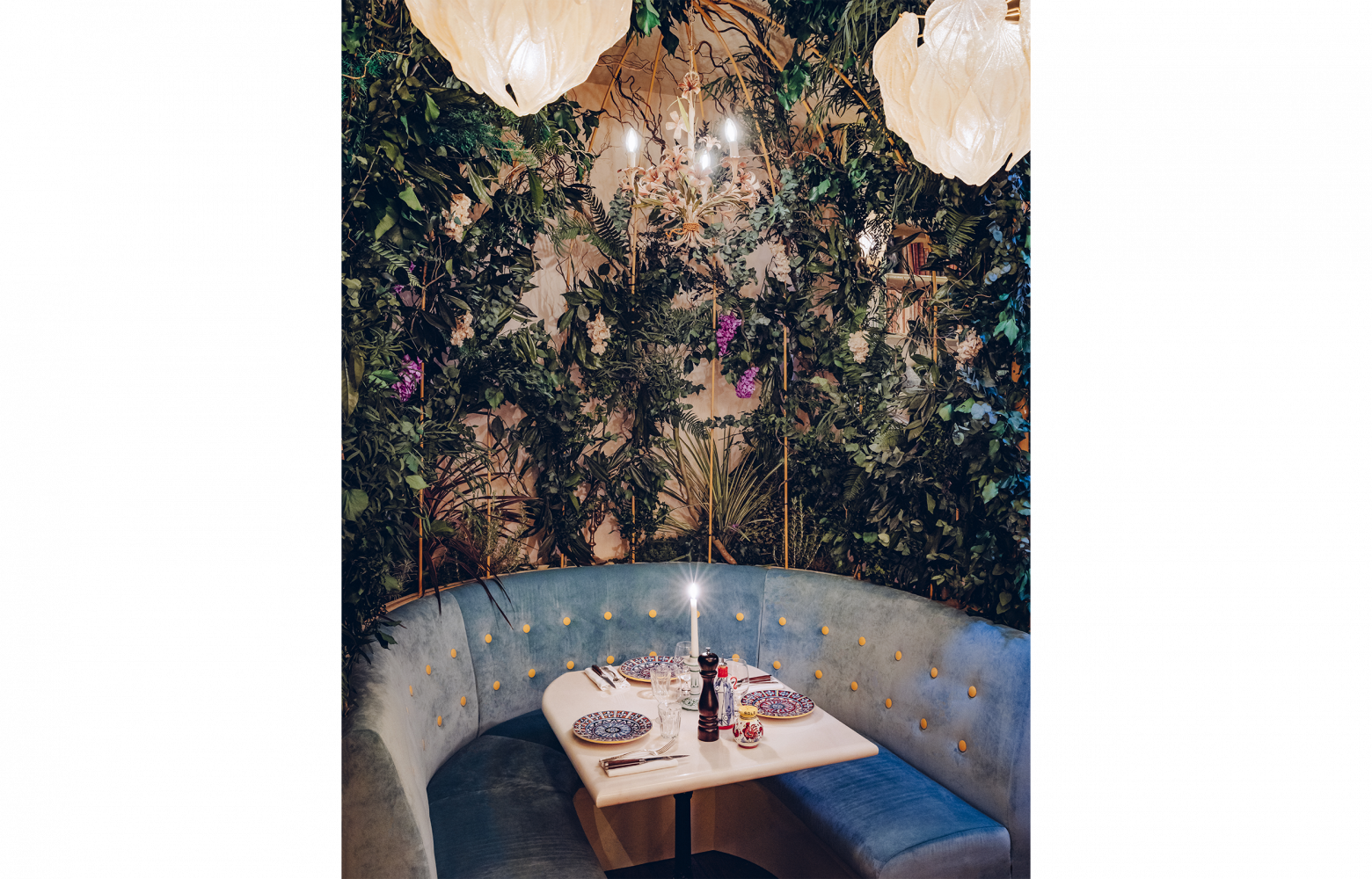 Les plus timides éliront l'alcôve fleurie pour leur dégustation.