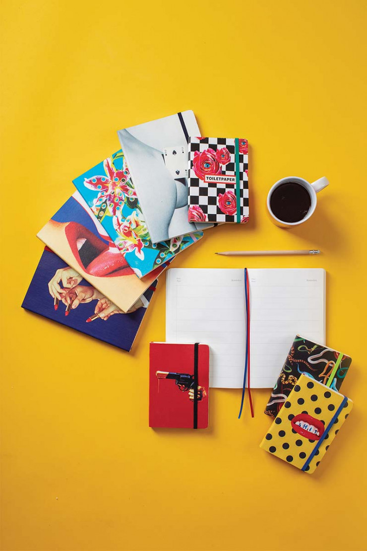 Sélection de cahiers issus de la collection « The Seletti Wears Toiletpaper ».