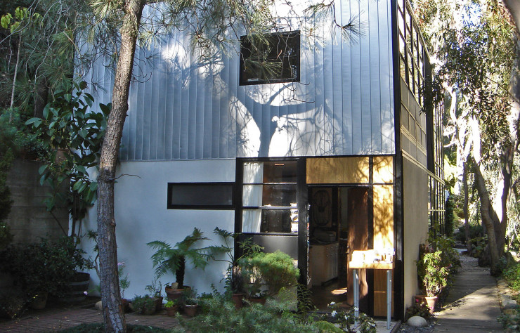 La House n°8 (1949), noyée dans les eucalptus.
