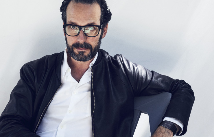 Le designer allemand Konstantin Grcic rebondit toujours avecaisance là où on ne l’attend pas. Ces derniers temps, c’est à l’éditeur italien Flos qu’il apporte ses lumières.