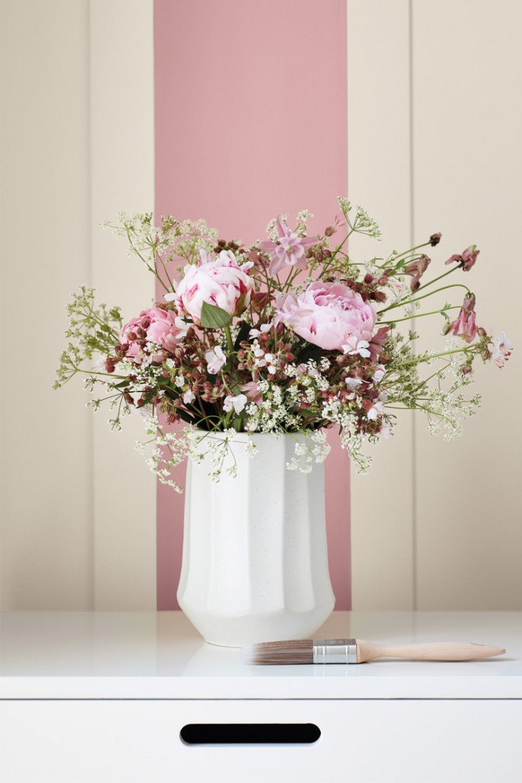 Couleurs Hellebore et Hollyhock, de la gamme écologique et lavable « Intelligent Paints » (Little Greene).