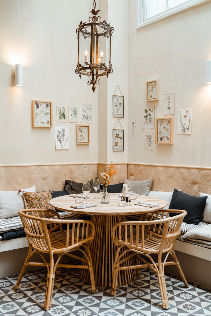 L’Avant-Poste était autrefois un magasin de perruques : sa beauté a été réveillée par les architectes d’intérieur Jeanne Notari et Morgane Grandcolas (Paon Studio).