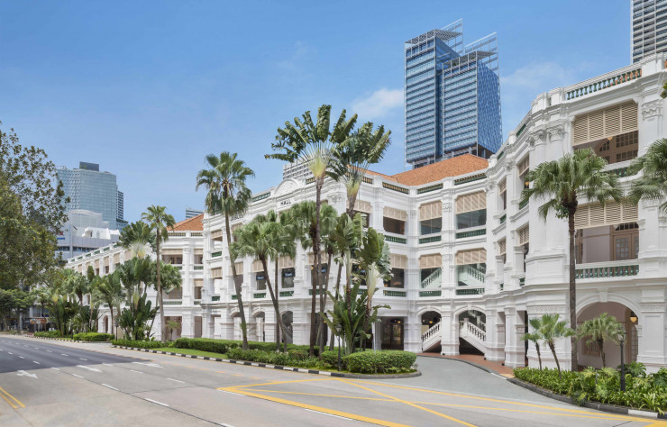 Le célèbre cocktail Singapore Sling a été concocté pour la première fois  en 1915 au Raffles Singapore par le barman Ngiam Tong Boon.