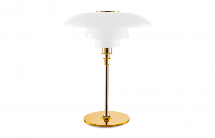Chaque modèle de la gamme PH, comme ici le PH 4/3, se décline en plafonnier, en applique murale, en lampadaire et en lampe de table. Ainsi les lampes de Poul Henningsen s’adaptent-elles à tous les besoins.