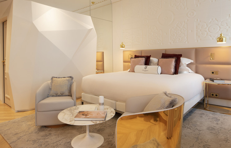 Pour l’Hôtel Bowmann, à Paris (VIIIe), l’architecte d’intérieur Laurent Maugoust a également fait appel à la section contract de Roche Bobois.