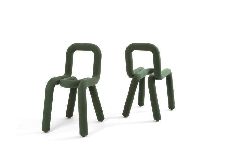 Ici déclinée en vert forêt, l’assise du studio Big Game a nécessité de nombreux tâtonnements avant d’être produite.