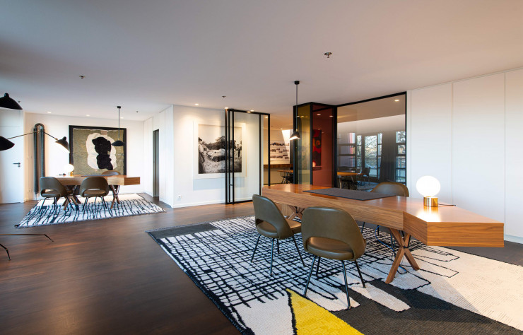 Avec cet aménagement intérieur conçu à Rennes (2019), l’architecte dinardais démontre qu’il n’a pas peur de bousculer égalementles codes de l’univers du bureau.