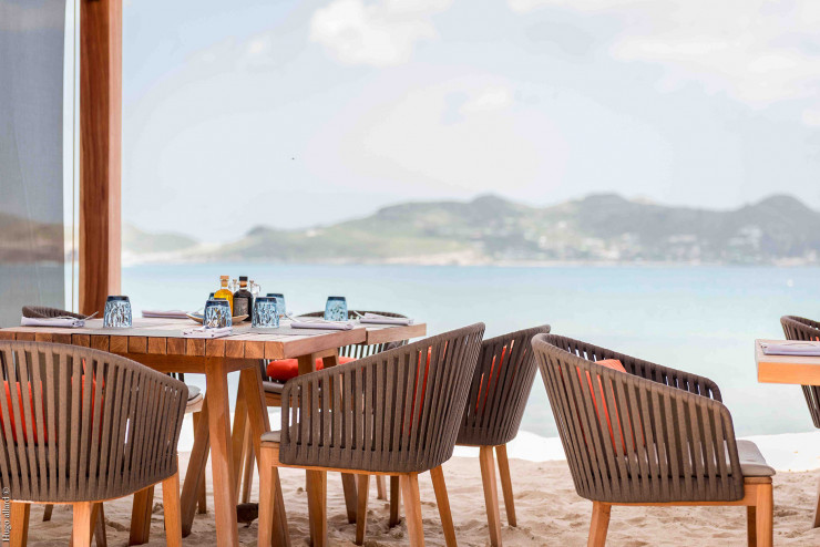 Les pieds dans le sable, le restaurant Mango, l’une des deux tables du Christopher dirigées par le chef Nicolas Tissier.