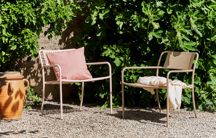 Pour encore plus de confort, habillez le Patio de coussins…
