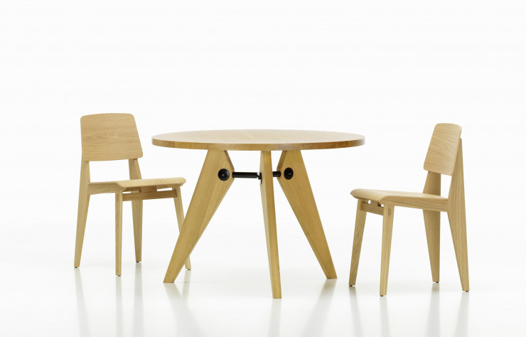 Paire de Tout-Bois 2020 en version claire avec le Guéridon de Jean Prouvé.