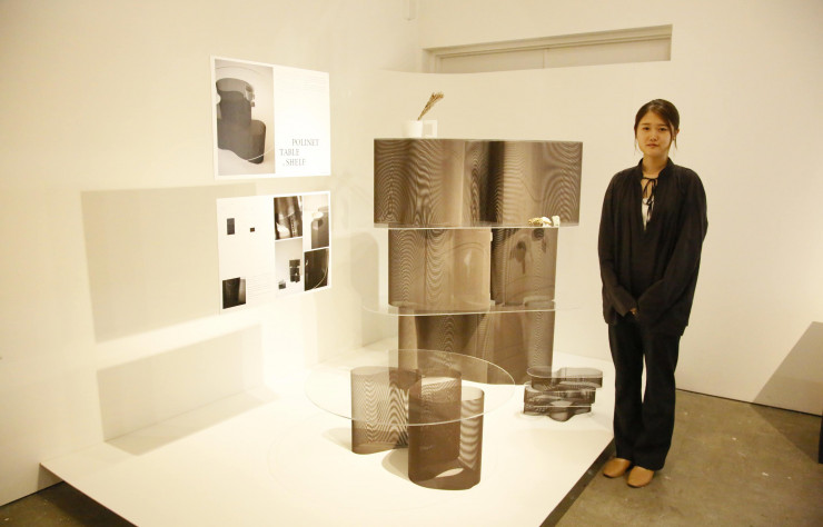 Sanako Osawa et ses étagères.
