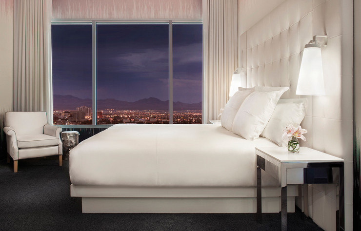 Le Sahara Las Vegas accueille des baladeuses (Carpyen) en guise de lampes de chevet.