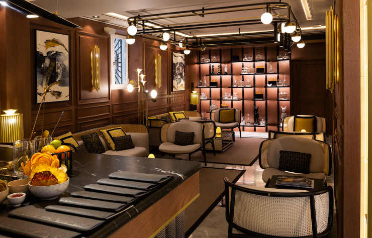 Au Palacio Vallier, le céramiste Lladrò démontre qu’il sait aussi fabriquer des luminaires.