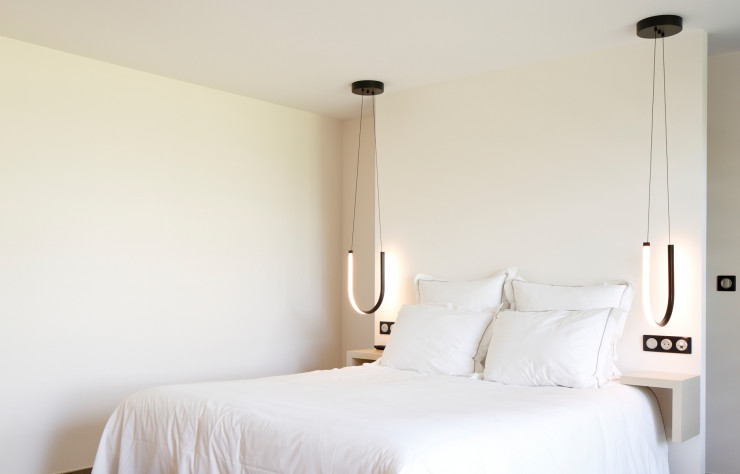 Suspensions Multiverse (Arpel) à l’Auberge du paradis (Saône-et-Loire).