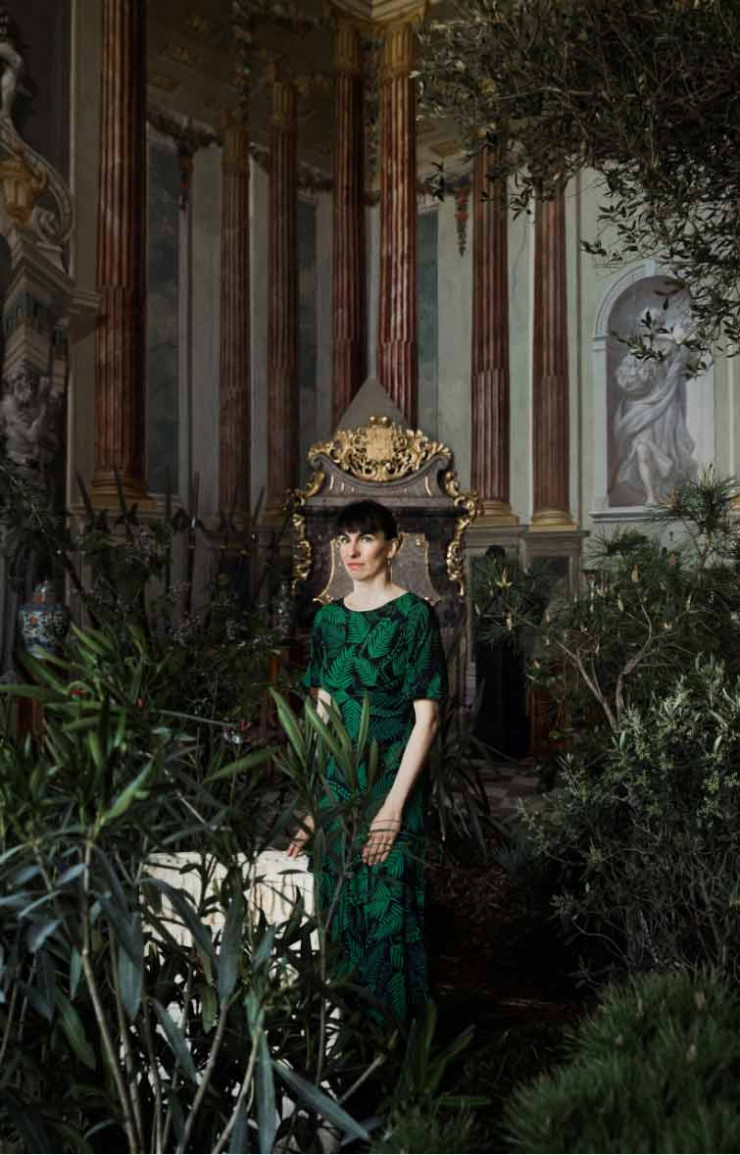 Alice Stori Lichtenstein a plongé les objets de 20 designers dans une scénographie luxuriante.