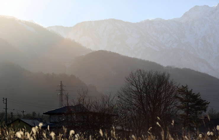 Les Alpes japonaises dominent l’établissement.