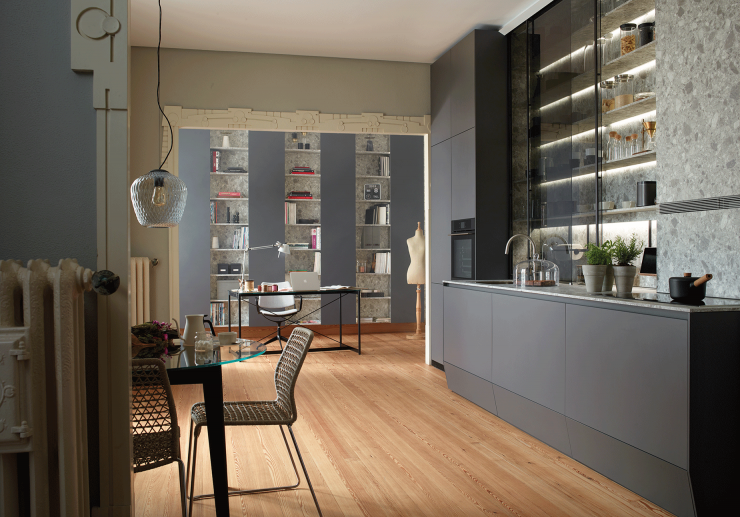 Les portes coulissantes tamisées répondent parfaitement aux exigences fonctionnelles et esthétiques de l’intérieur.