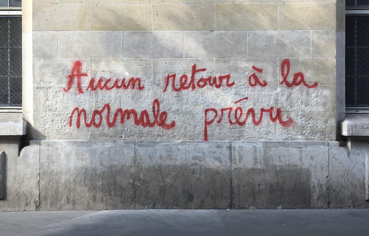 Pour sa contribution baptisée « Crise de risques », l’architecte Nicola Delon a opté pour une iconographie équivoque.