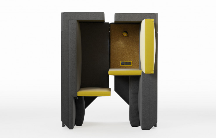La configuration bureau du sofa L20 avec prises, lampe et ports USB.