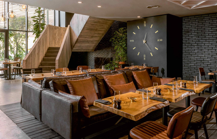 Les lieux sont signés par Grégoire Maisondieu, architecte ayant fait ses classes chez Philippe Starck et Christophe Pillet.