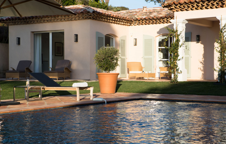 Les villas de La Réserve Ramatuelle font écho à l’imaginaire de la maison provençale.