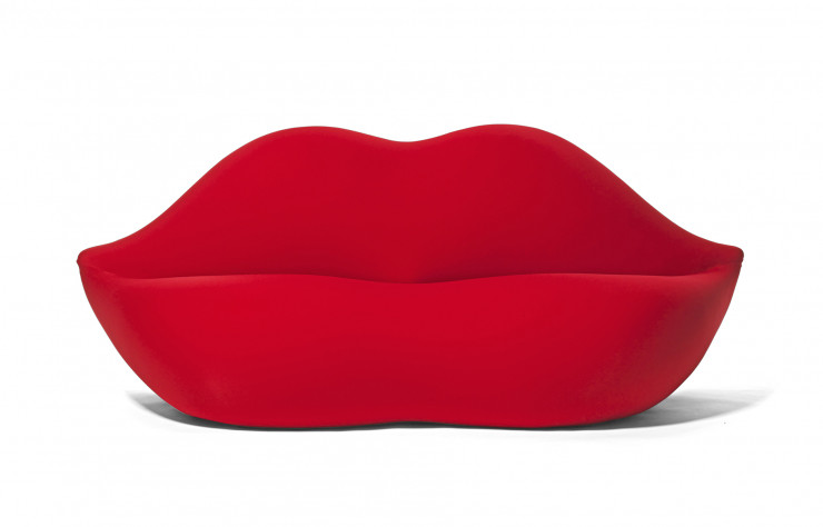 Canapé Bocca, ici habillé de son rouge d’origine.