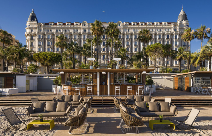 La plage du Carlton : une adresse mythique de la Côte d’Azur.