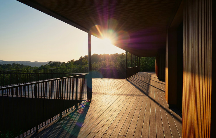 Le navire amiral du Château La Martinette offre un cadre splendide aux couchers de soleil.