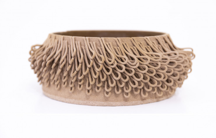 Coupe basse de Bold design (2020), en grès imprimé en 3D.