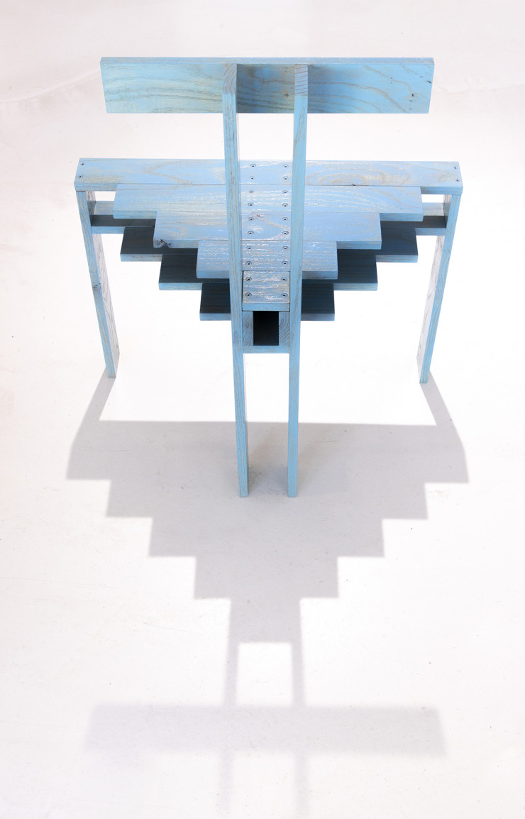 Chaise en chêne signée Fredrik Paulsen x 13Desserts (2020).