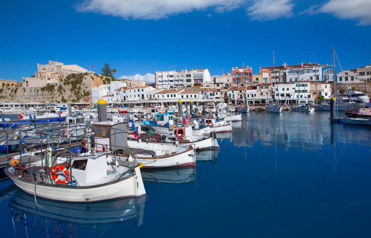 Bateau de pêche ou de plaisance, le llaut est l’embarcation locale typique.