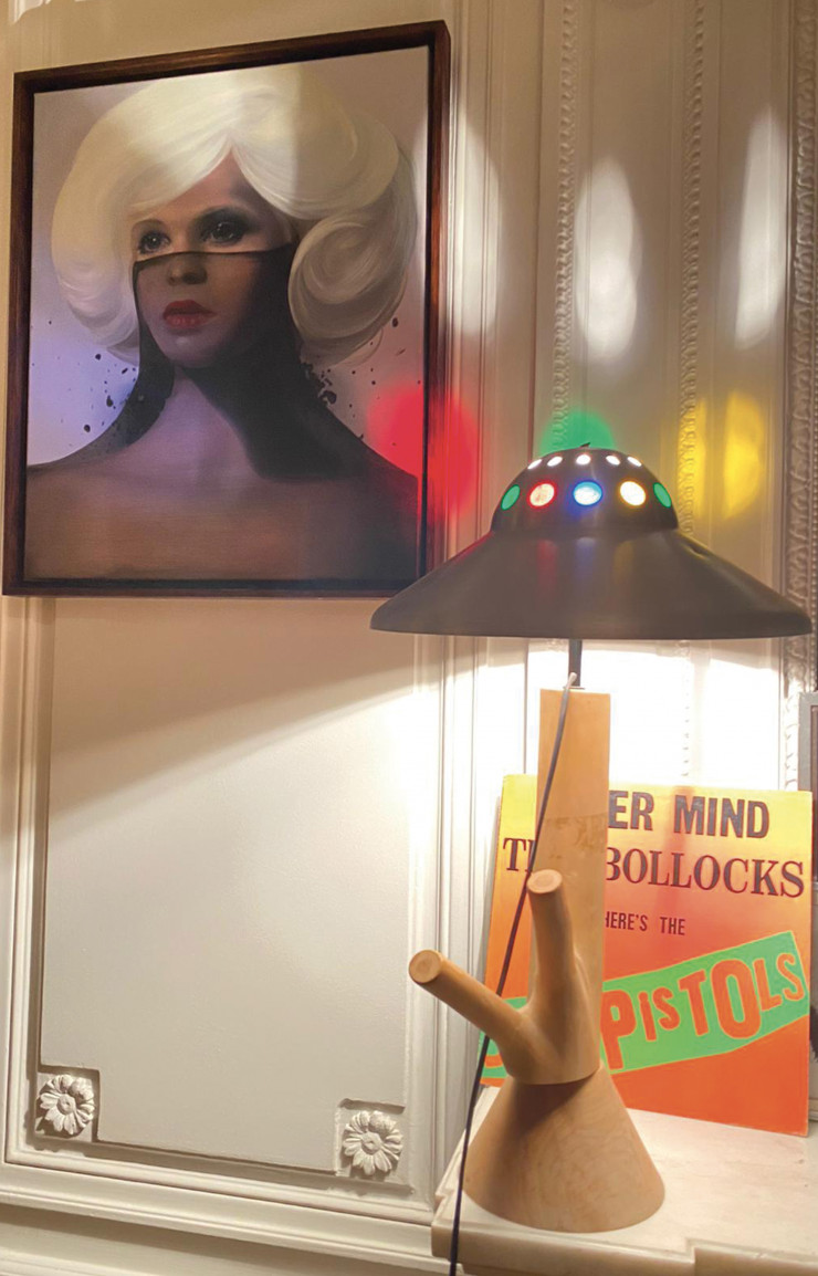 La lampe « UFO » dessiné par Jean-Charles de Castelbajac.