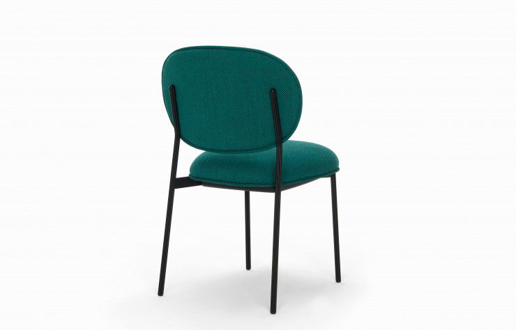 Avec ses teintes tendres, la collection « Blume », imaginée par Sebastian Herkner, évoque l’été et la nature.