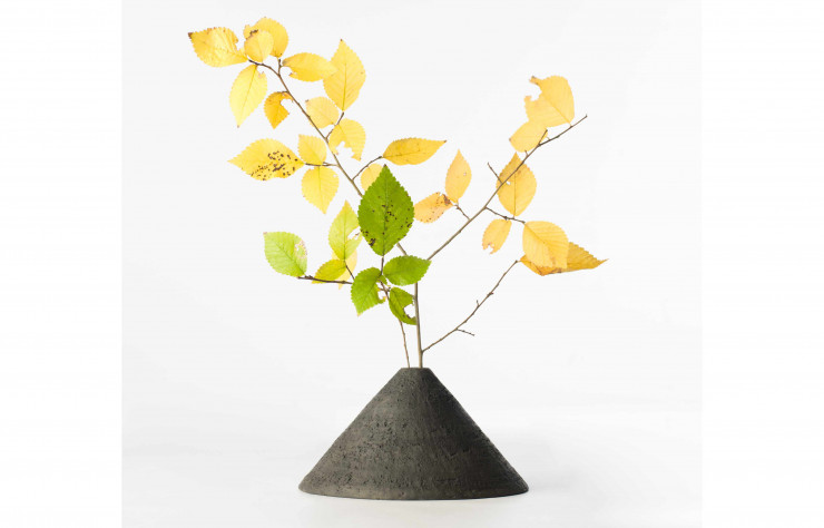Vase la Montagne noire, inspiré des terrils du Nord (Æquo).