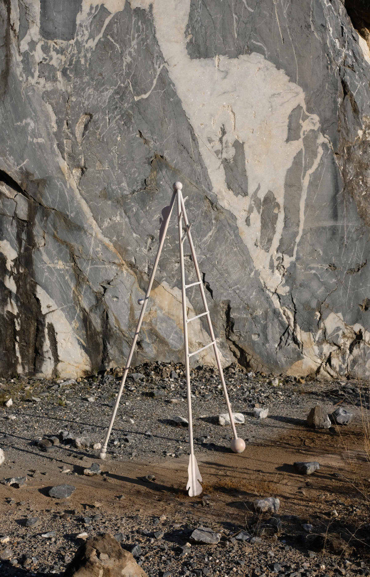 Elements Coatrack, un valet dessiné par Valentina Cameranesi et réalisé par les Fratelli Argiolas.
