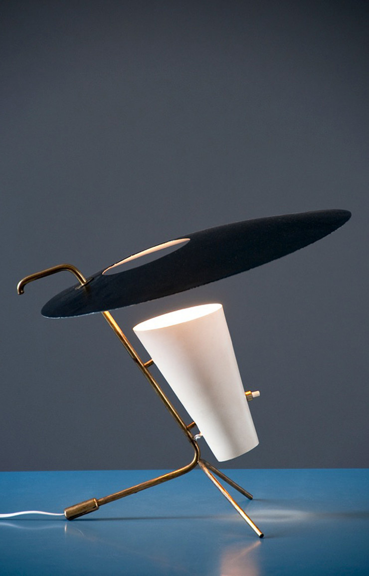 Lampe G24, une réédition orchestrée par Sammode, à (re)découvrir au sein de la galerie Pascal Cuisinier.