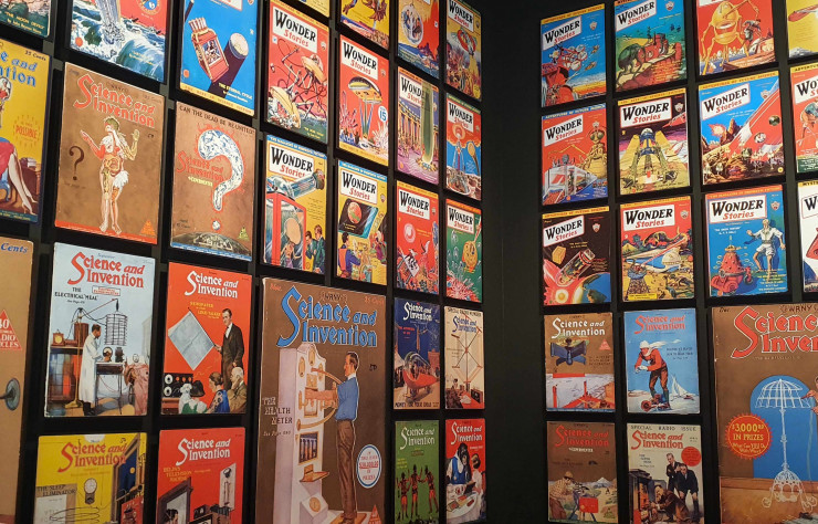 Les illustrations des revues de Hugo Gernsback dans l’exposition de Ramy Fischler, un des temps forts de Lille 2020.