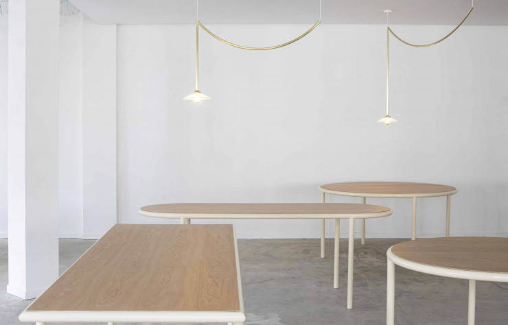 Nouvelles tables de Muller Van Severen en bois.