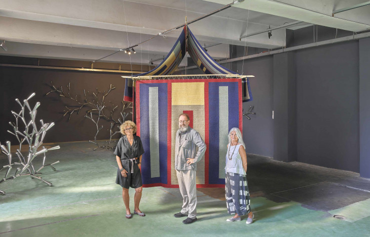 Federica Sala, Michele de Lucchi et Elena Quarestani, le trio derrière l’exposition d’Assab One.