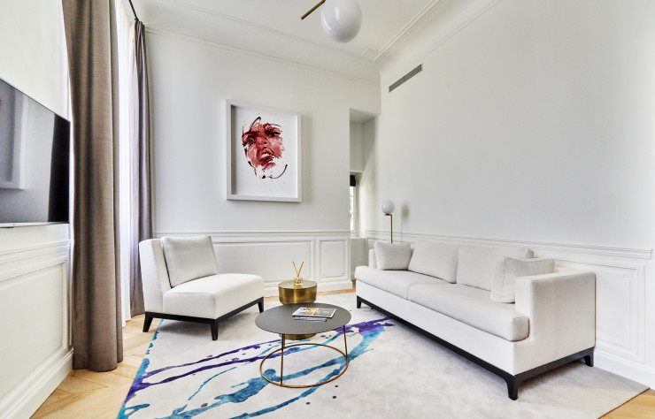 Les salons ont été décorés par Olivier Frémont…