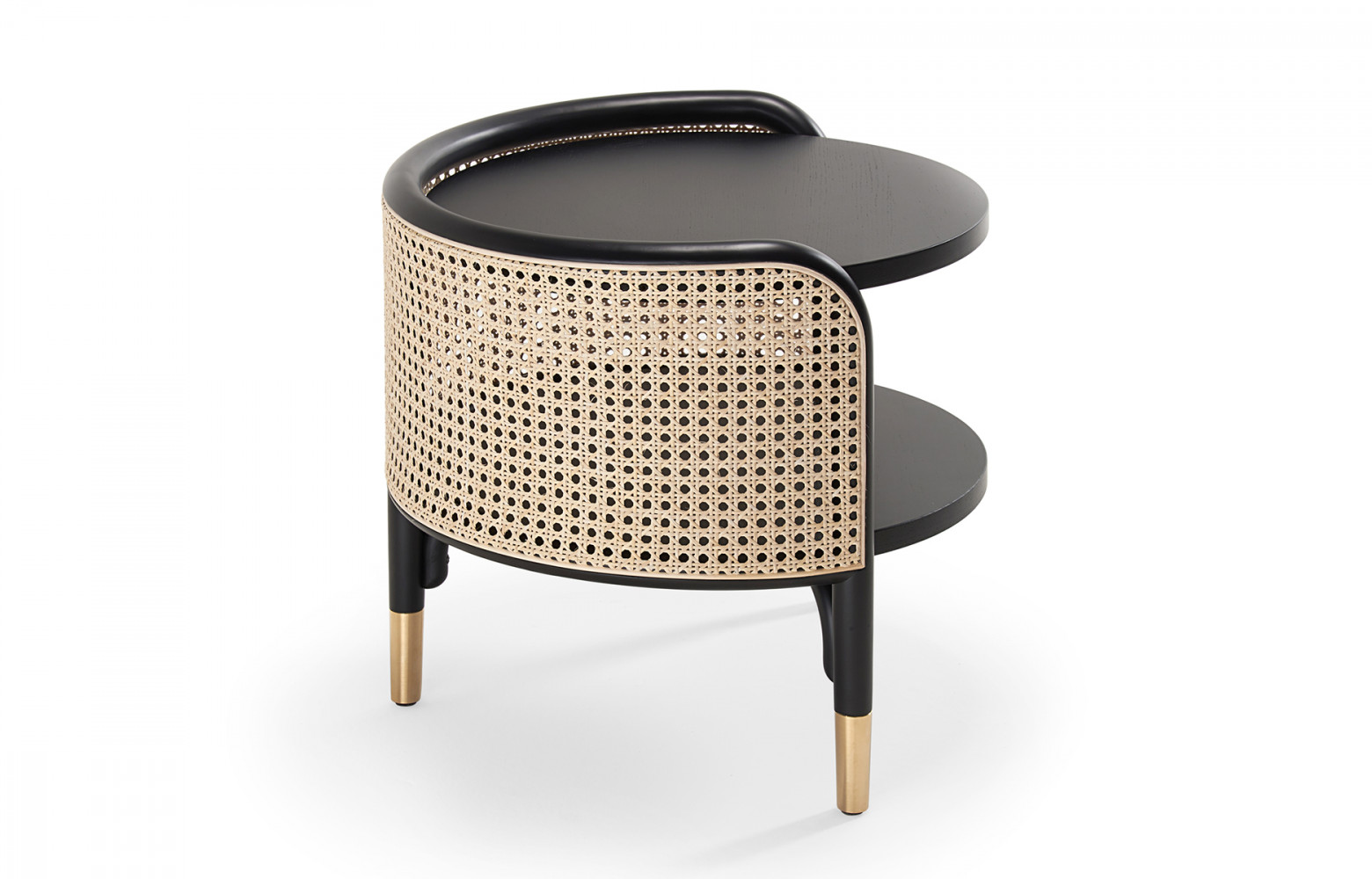 Table d’appoint Mos en bois, canne naturelle et laiton, design GamFratesi, 1 074 €. Gebrüder Thonet Vienna.