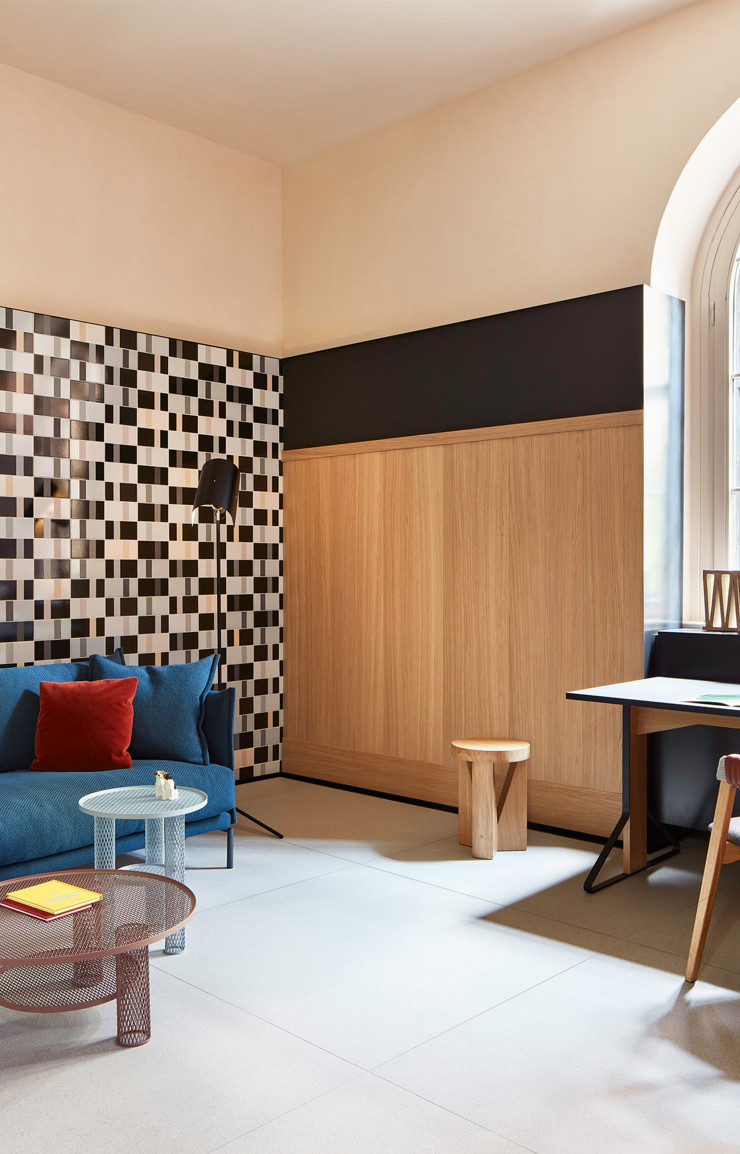 La Casa Mutina porte bien son nom : loin du showroom classique, le client découvre un endroit intime, familier.