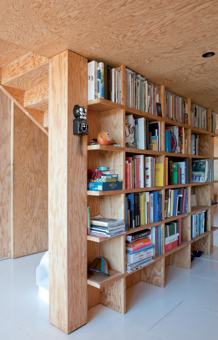 Pro et perso, la bibliothèque s’impose par sa stature.